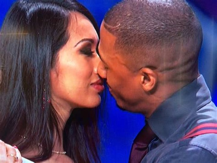 Nick Cannon Kisses Audience Member – Hollywood Life