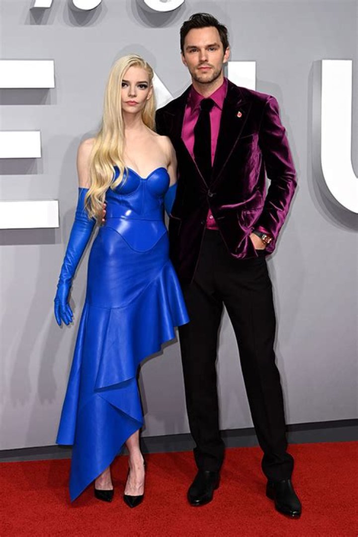 Anya Taylor-Joy Debuts Long Hair Makeover At ‘The Menu’ Premiere – Hollywood Life