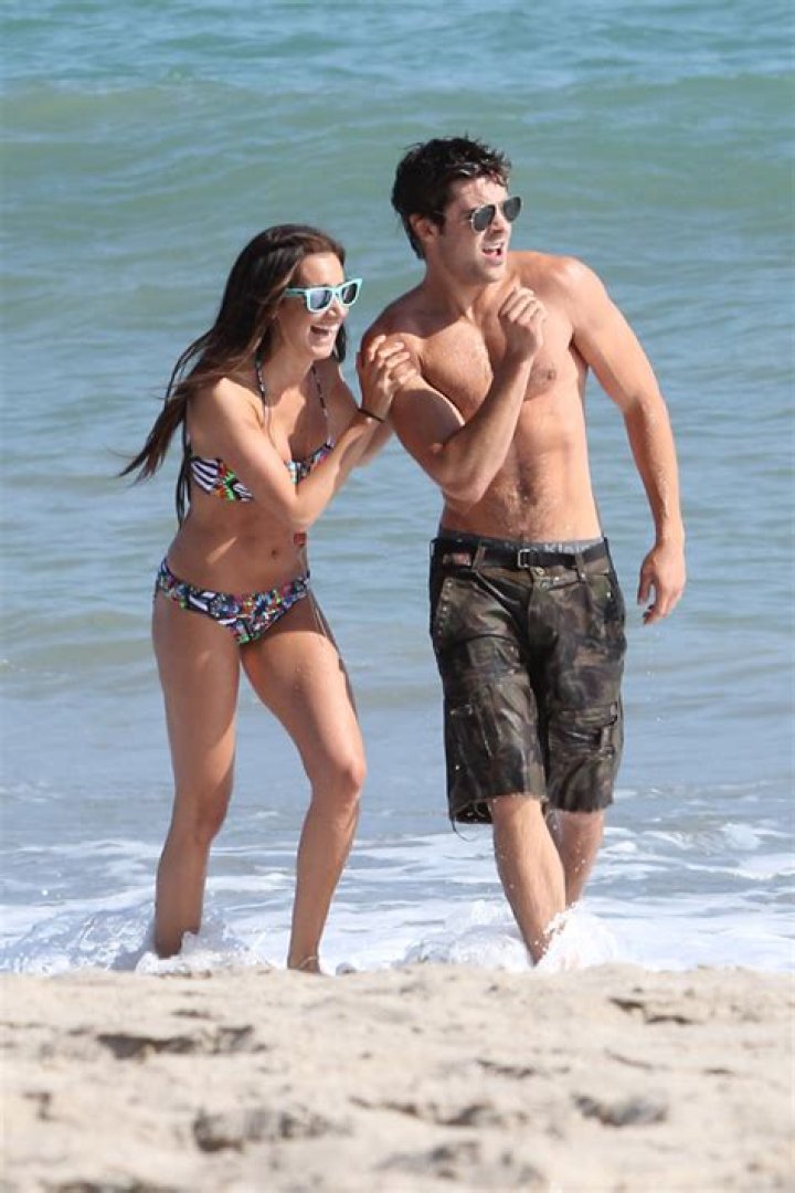 Ashley Tisdale & Zac Efron's PDA!