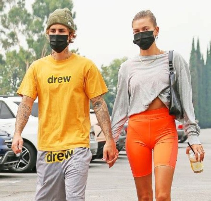 Austin Butler & Kaia Gerber Enjoy Couples Yoga Class: Photos – Hollywood Life