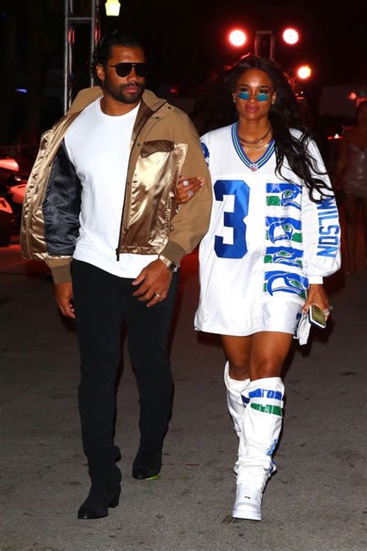 Ciara Shows Off Baby Bump At NFL Honors With Hubby Russell Wilson – Hollywood Life