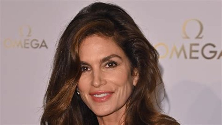 Cindy Crawford Goes Makeup-Free After Shocking Oprah Reveal: Photo – Hollywood Life