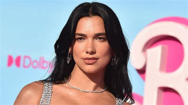 Dua Lipa Sprays Her Long Locks With This Product for ‘Weightless Beachy Waves’