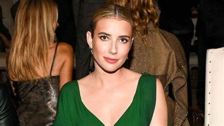 Emma Roberts Has Been Using This Body Oil That’s ‘Clean, Easy & Hydrating’
