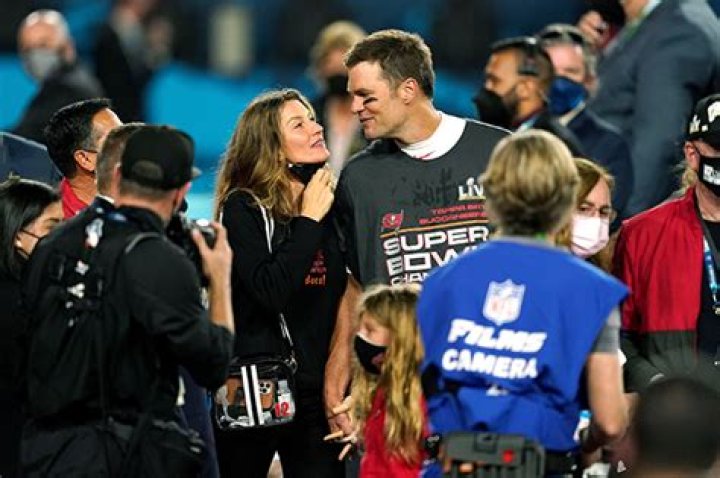 Gisele Bundchen Skips Tom Brady’s 1st Buccaneers’ Home Game – Hollywood Life