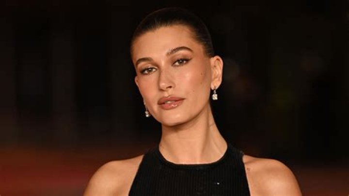 Hailey Bieber Loves This Self-Tan That Will Give You a Natural Glow – Hollywood Life