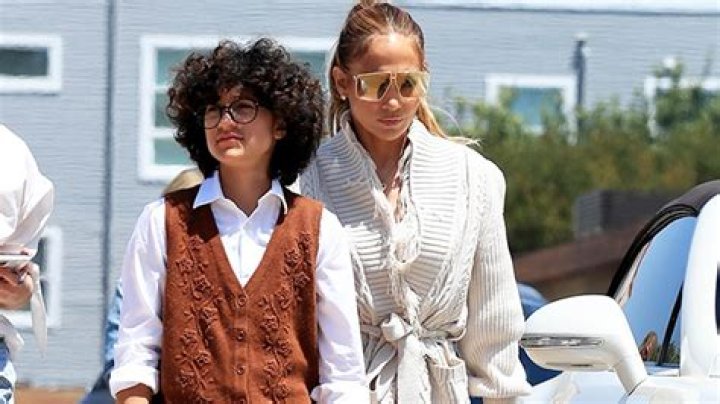 Jennifer Lopez Goes To Lunch With Daughter Emme On Mother’s Day 2022 – Hollywood Life