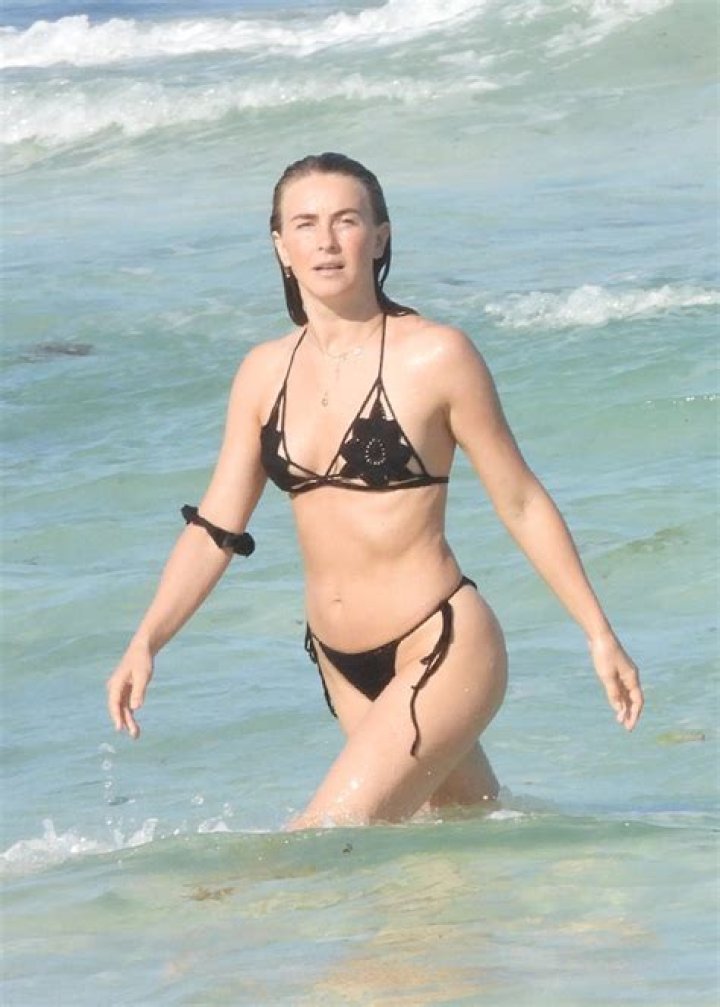 Julianne Hough’s Black Bikini In Mexico: Pics – Hollywood Life