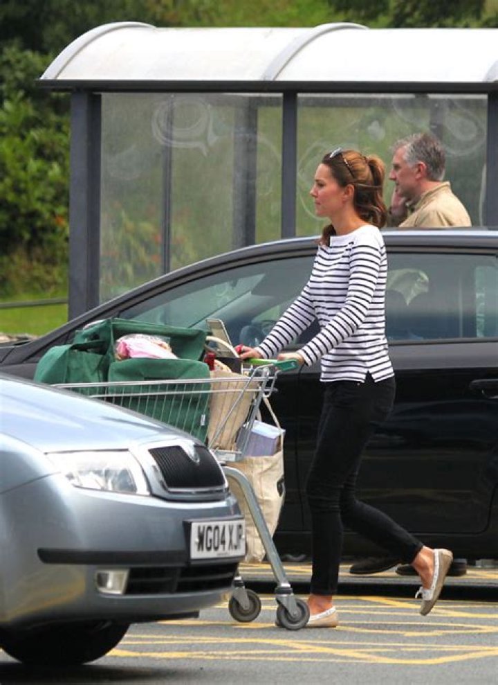 Kate Middelton: Shopping At Waitrose — Post-Pregnancy
