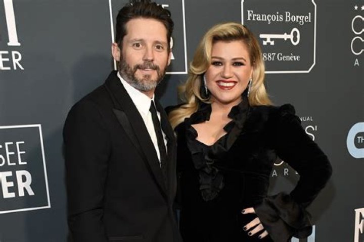 Kelly Clarkson Reveals Why Co-Parenting With Ex Brandon Blackstock Is ‘Difficult’ 8 Mos. After Split