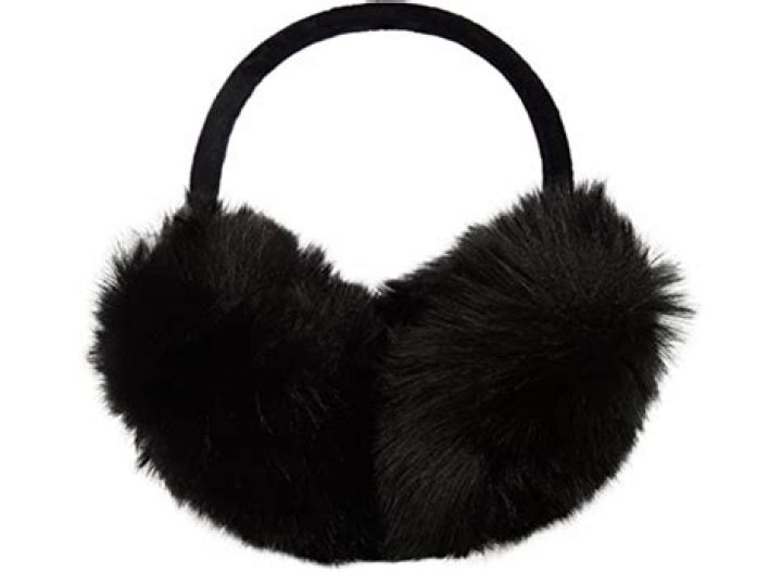 Kendall Jenner’s Winter Accessory Will Be Everywhere In 2023 – Hollywood Life