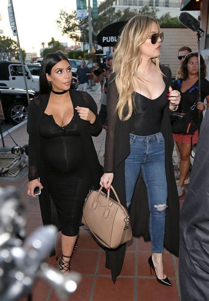 She Explains She Likes Landing Strip – Hollywood Life