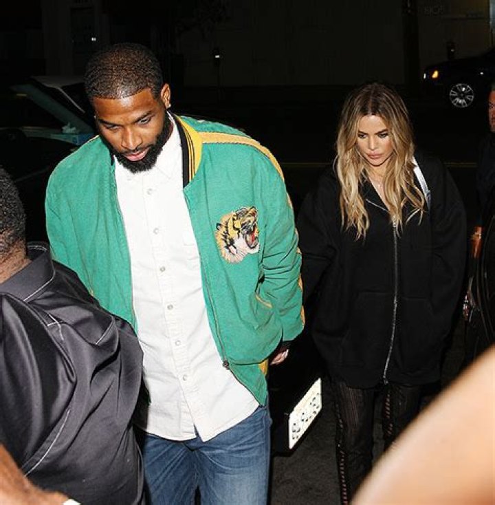 Khloe Kardashian & Tristan Thompson Awkwardly Joke About His Cheating Scandal On ‘KUWTK’