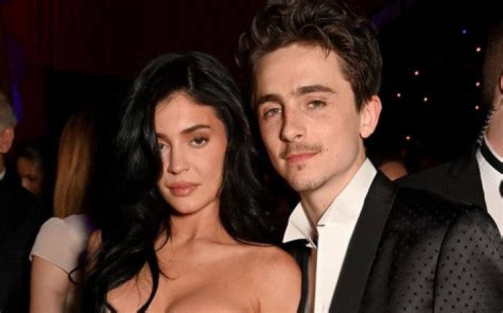 Kendall Jenner Admits She Hasn’t Spoken To Kylie In A Month Since Their ‘Big Fight’ — Watch