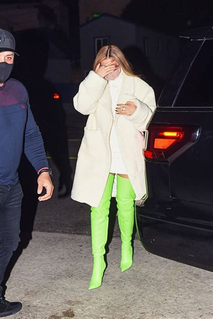 Kylie Jenner Rocks Thigh-High Boots With Holiday-Inspired Outfit: Pics – Hollywood Life