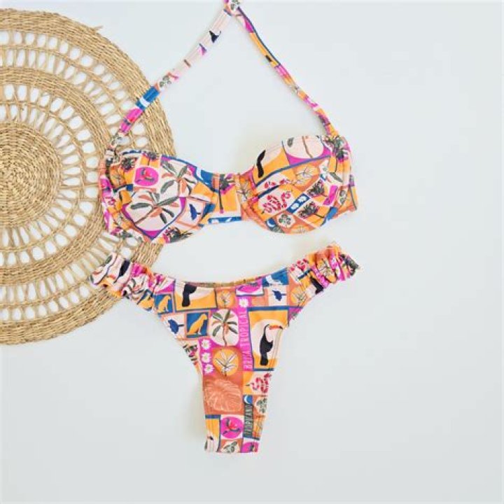 Madison LeCroy Rocks Strapless Red Bikini In The Bahamas Amid J.Lo & A-Rod’s Make Up