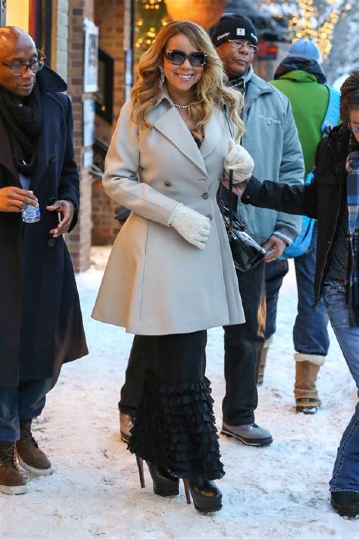 Mariah Carey’s Heels In Aspen — Needs Help Walking In Snow On Towering Pumps – Hollywood Life