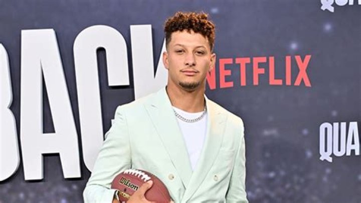 Patrick Mahomes Reveals He Wears the Same Pair of Underwear Every Game – Hollywood Life
