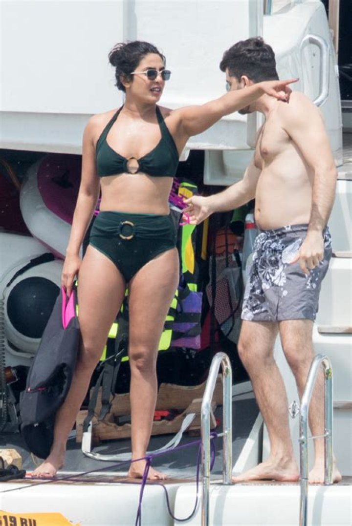 Flaunts Curves On Miami Yacht With Nick Jonas – Hollywood Life