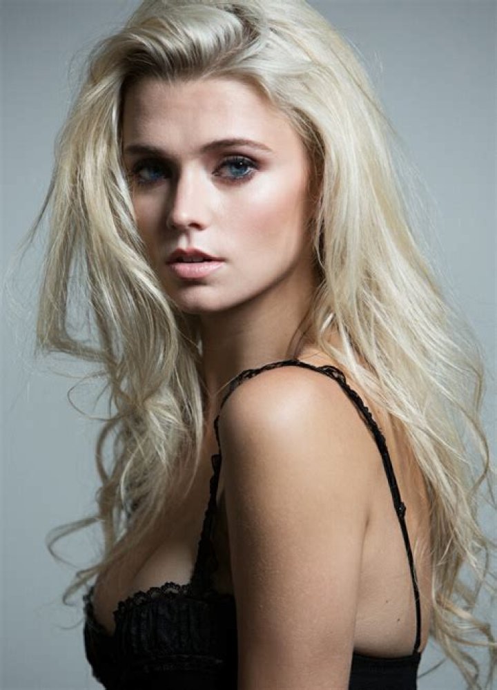 Raina Lawson Celebrity Bio – Hollywood Life