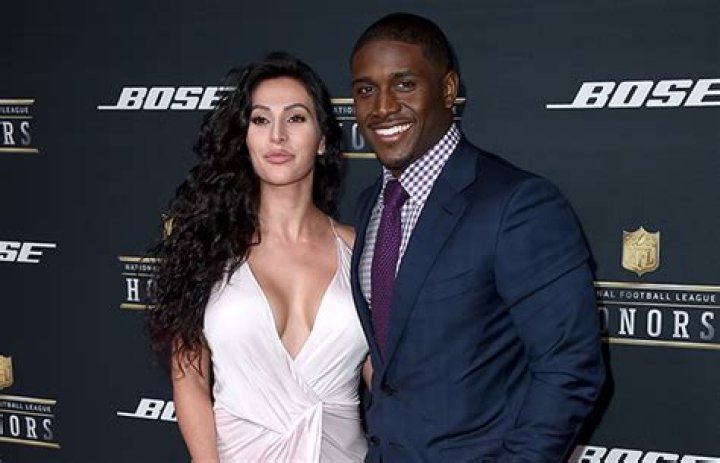 Reggie Bush & Wife Lilit Avagyan Celebrate 6th Wedding Anniversary – Hollywood Life