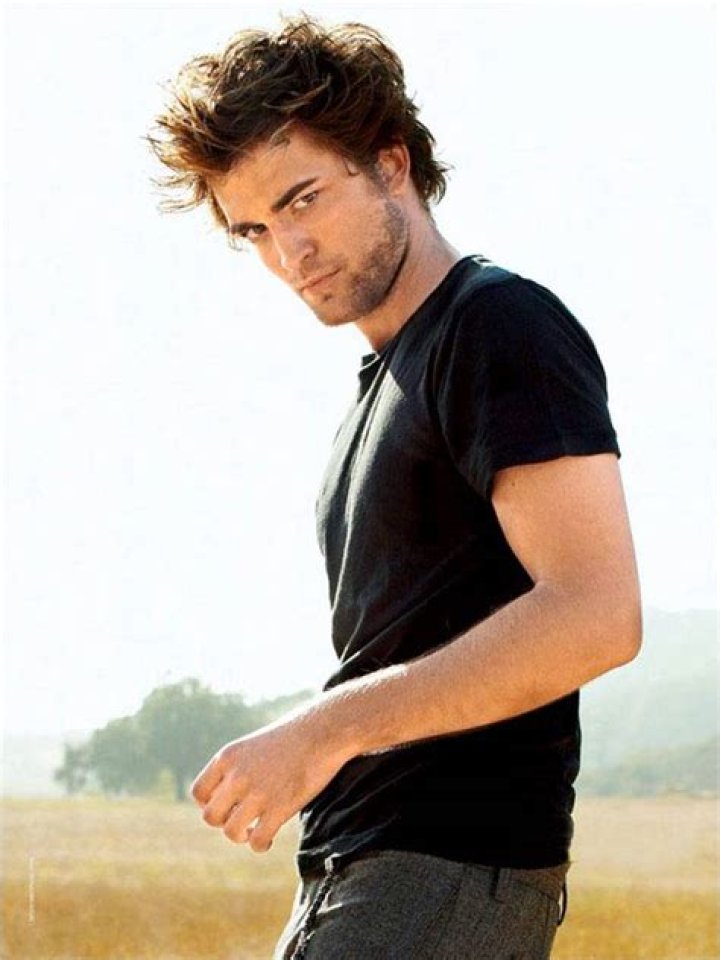 Robert Pattinson’s Personality — Hates Boring People & Loves Spice Girls – Hollywood Life