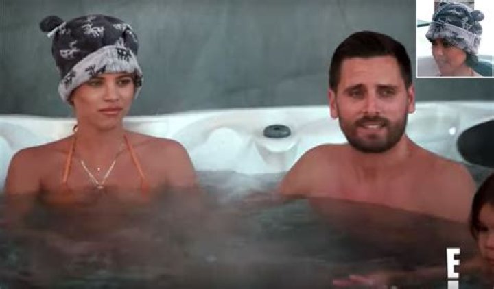 Scott Disick Freaks Out Over Sharing A Hot Tub With Kourtney & Sofia On ‘KUWTK’ — Watch