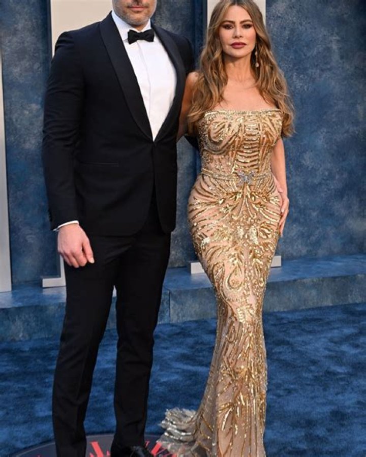 Sofia Vergara Rocks Figure-Hugging Jeans in New Post-Divorce Photos – Hollywood Life