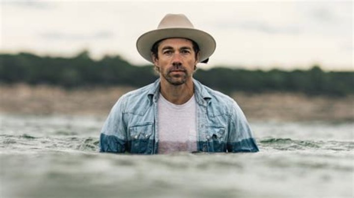 Timothy Howls Reveals How His Wife & First Child Inspired His Debut EP ‘The Rubble’