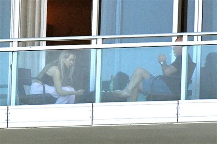 Tish Cyrus & Dominic Purcell In Miami: Photos – Hollywood Life