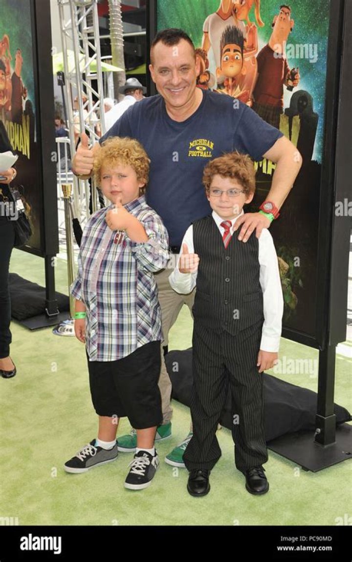 Everything About His Twins – Hollywood Life