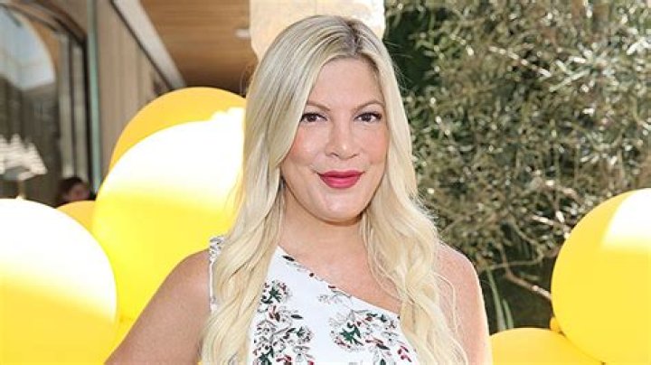 Tori Spelling Admits She ‘Cried In The Makeup Chair’ Over Critics Who Bullied Her Looks On ‘90210’