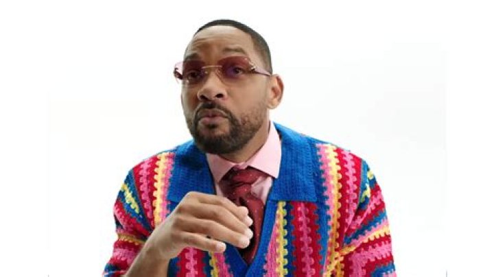 Fans Go Wild Over First New Bars In Years – Hollywood Life