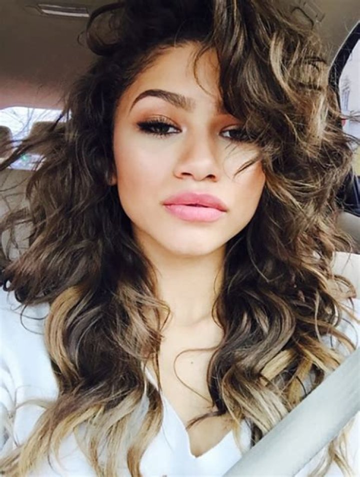 Zendaya Reveals Selfie Tips: I Take ‘Up To 50’ Pictures